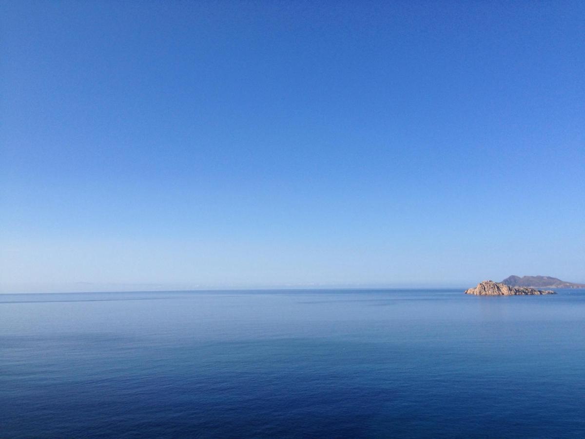 Apartment On The Sea Кальяри Экстерьер фото